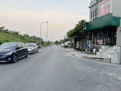 Cần bán 55m2 thực tế 64,6m2 mặt đường Đê Vàng, Gia Lâm. Đường ô tô tránh, view sông 0