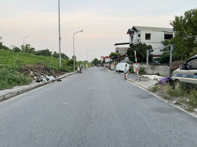 Cần bán 55m2 thực tế 64,6m2 mặt đường Đê Vàng, Gia Lâm. Đường ô tô tránh, view sông 1