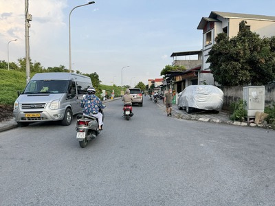 Cần bán 55m2 thực tế 64,6m2 mặt đường Đê Vàng, Gia Lâm. Đường ô tô tránh, view sông 3