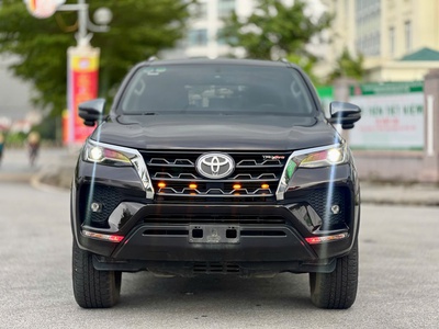 Fortuner máy dầu số tự động 1 cầu đời 2020 form mới 1