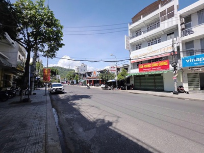 Bán Nhà Mặt Tiền Siêu Đẹp Tôn Thất Tùng, Nha Trang Gần Biển 0