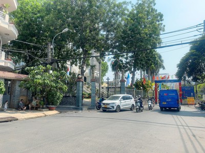 Chdv 6l có hầm ngang 9m 140m2 26pn mb thuê hxh tới cửa ngay đh văn lang dt 170tr 27.5 tỷ 0