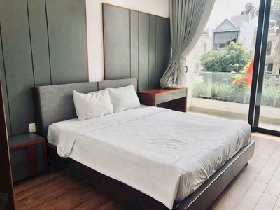 Bán nhà đẹp mới xây diện tích 204 m2 ngang 5,15x39,5, sân để ô tô 2