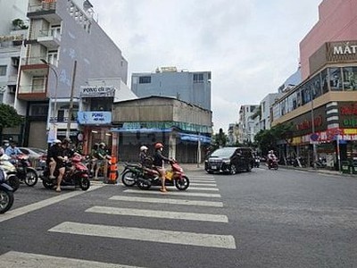 Bán nhà 2 mặt tiền quận 4  tặng gpxd, vị trí đẹp 0