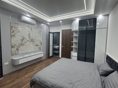 Nhà đẹp long lanh - full nội thất - gần phố - ngay ngã tư cầu vượt mai dịch 5 tầng 30m2. 3