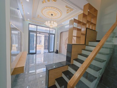 Bán nhà 3 tầng, 4pn hẻm xe hơi đường số 6, long trường, q.9. tp hcm. dt 56m2, sh, 5.55 tỷ. 1