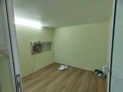 Chính chủ cần bán nhà số 6 ngách 20/62 ngõ trại cá, đi đường 315 trần đại nghĩa vào rất thuận tiện. 3