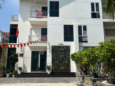 Chính chủ cho thuê biệt thự khu đô thị ngôi nhà mới căn e46 ngay mặt đường gần cầu hoàng xá, quốc 1