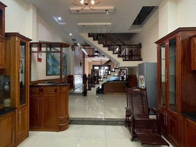 Cho thuê nhà 3 tầng nguyên căn mặt đường lê hồng phong, phước long cũ, sát đường cao xuân huy thông 3