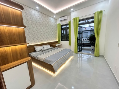 Nhà ngang khủng 5.5x20m, 3 lầu full nội thất, đường lớn thông 3