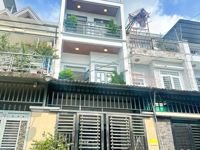 Nhà ngang khủng 5.5x20m, 3 lầu full nội thất, đường lớn thông 0