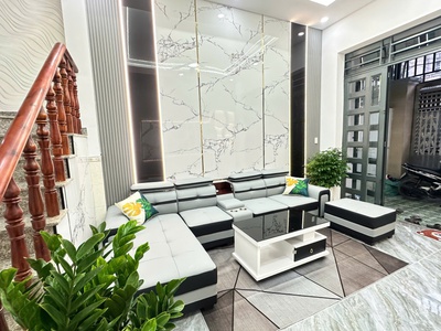 Nhà ngang khủng 5.5x20m, 3 lầu full nội thất, đường lớn thông 2