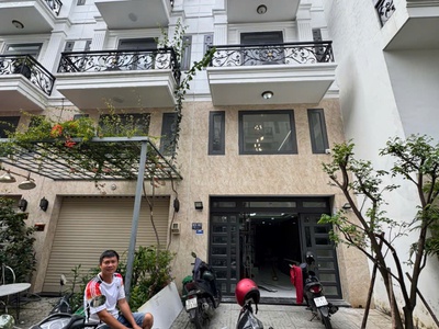 Đường 12m, nhà đẹp 4 lầu rất đẹp full nội thất xịn xò, vị trí đẹp 0