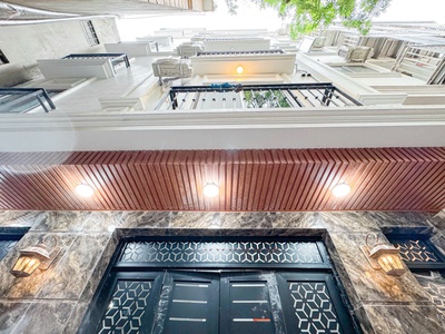 Tòa nhà dòng tiền 140tr/th Chính Kinh 107m2 MT7.2m 28 tỷ 9 có TL LH Khánh 0