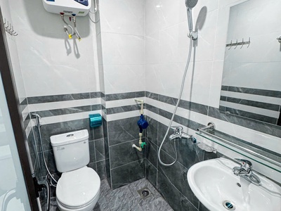 Tòa nhà dòng tiền 140tr/th Chính Kinh 107m2 MT7.2m 28 tỷ 9 có TL LH Khánh 4