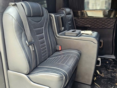 Cần bán Mercedes V250 đời 2016 bản độ Maybach sang trọng 4