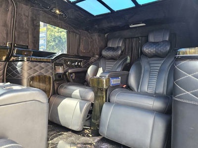 Cần bán Mercedes V250 đời 2016 bản độ Maybach sang trọng 7