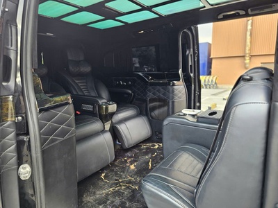 Cần bán Mercedes V250 đời 2016 bản độ Maybach sang trọng 8