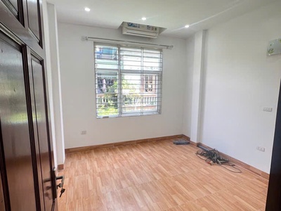 Bán Nhà Hoàng Liệt ,DT40m2 x 5T,Giá Nhỉnh 9 tỷ ,oto đỗ cổng ,Ngõ thông 2