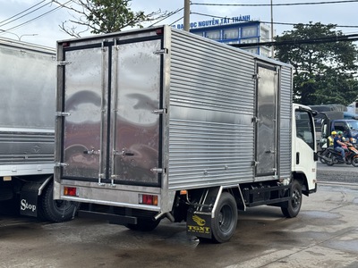 Bán xe tải Isuzu QKR230 1T9 Thùng Kín dài 3m6 1