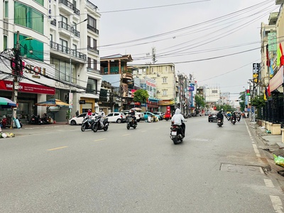 Mặt đường Tô Hiệu - 82,2m2 - ngang 4,1m - 4 tầng - sau thoáng - vỉa hè rộng - giá 21,4 tỷ 0