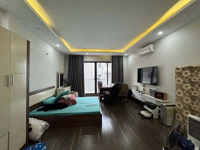 Bán nhà gần Hồ Ba Mẫu 42m2 5T MT rộng, 30m ra ô tô tránh, ngõ thông, trước nhà rộng, hơn 12 tỷ 2