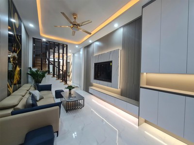 Bán nhà riêng hoàng mai, giá 10.6 tỷ, dt 48m2, nhà đẹp mới koong 10m ô tô gần 0