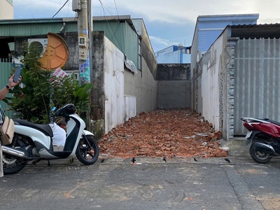 Ở đây bán lô đất khủng 3,8mx25m mặt tiền 8m lê lợi thị trấn hóc môn 1