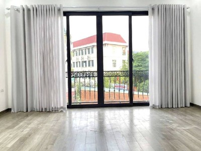 Lô góc trung tâm hai bà trưng - 70m 5tầng - thang máy - view hồ 2