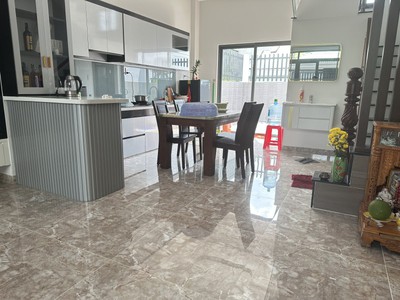 Bán nhà 3 tầng, 3pn, đường 160, tăng nhơn phú a, q9, tp hcm. dt 100m2, sh, giá 6.7 tỷ. 0