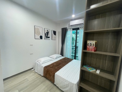 Cho thuê ccmn đẹp mới 100 thoáng ban công giá rẻ tại 16 thái hà, đống đa 3