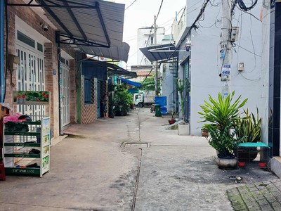 Siêu vị trí gần aeon tân phú nhà cấp 4, hẻm 6m ô tô đỗ cửa. 72m  4x18  - bhh, bình tân. 4