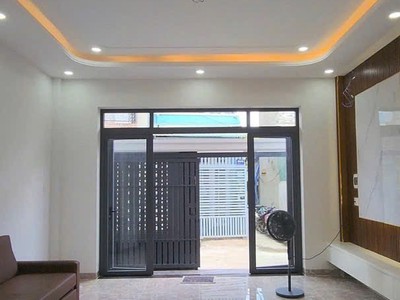 Bán nhà 3 tầng, 3pn, đường 160, tăng nhơn phú a, q9, tp hcm. dt 100m2, sh, giá 6.7 tỷ. 2