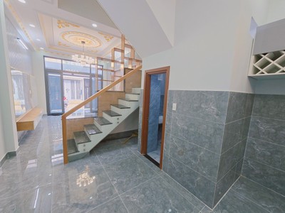 Bán nhà 3 tầng, 4pn hẻm xe hơi đường số 6, long trường, q.9. tp hcm. dt 56m2, sh, 5.55 tỷ. 2