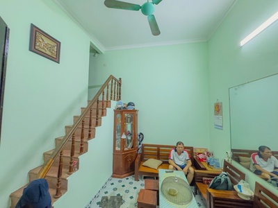 Cầu giấy dt 30m x4 tầng chỉ 6 tỷ,lô góc,mặt ngõ thông kinh doanh,15m ô tô tránh 1