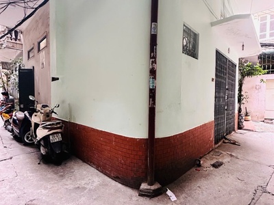 Cầu giấy dt 30m x4 tầng chỉ 6 tỷ,lô góc,mặt ngõ thông kinh doanh,15m ô tô tránh 0