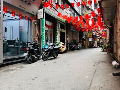 Cầu giấy dt 30m x4 tầng chỉ 6 tỷ,lô góc,mặt ngõ thông kinh doanh,15m ô tô tránh 3