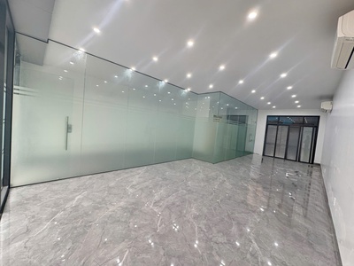 Cho thuê sàn văn phòng tầng 1 80m2 giá ưu đãi tại Vinhomes Marina 1