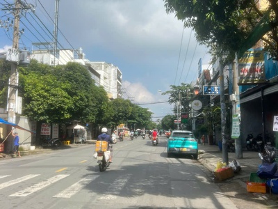 Bán Gấp Quán Cà Phê Sân Vườn Góc 2 Mặt Tiền Đường Dương Đức Hiền Quận Tân Phú 4