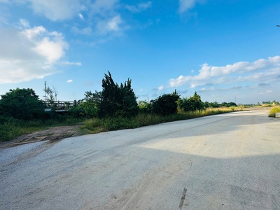 Cho thuê bãi 7000m2 thuộc Phường Hồng Bàng, liền kề sông Cấm, vào trung tâm Hải Phòng chỉ 10p 3