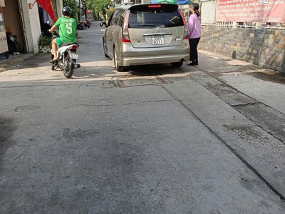 Nhà 2 lầu đúc kiên cố , dt 63m2 - 3pn, 2wc, dt: 5m x 12,5m .đường nguyễn thị đặng phường tân 0