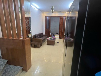 Trung tâm ngọc lâm nhà đẹp 4 tầng ô tô đỗ cửa full nội thất cơ bản - 8.45 tỷ ở ngay 0