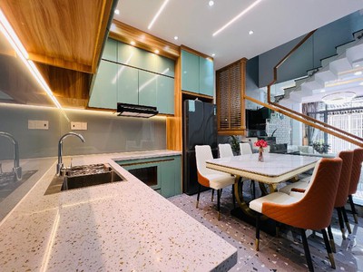 Nhà mới đẹp ở liền - 5PN,4 Tầng BTCT - Hẻm oto 2 mặt cực thoáng 2