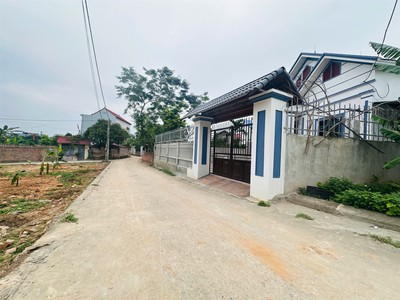 Kiếm đâu ra102m sơn đoài-tân minh đường 5m cực thoáng ô tô tránh nhau giá chỉ 2đ 2