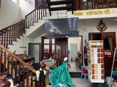 Vừa ở, vừa làm vp kd, showroom bán nhà 3 tầng mặt tiên đường lê hồng phong, nam nha trang phước 0