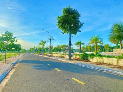 Bán gấp lô đất đẹp nằm ngay trục công viên, hồ bơi, khu vui chơi, bán lỗ gần 400tr 0