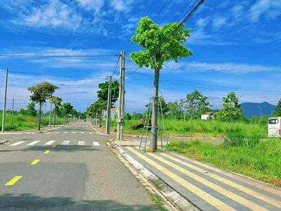 Bán gấp lô đất đẹp nằm ngay trục công viên, hồ bơi, khu vui chơi, bán lỗ gần 400tr 2