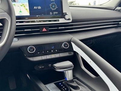 Cần bán nhanh   Hyundai Elantra 1.6 Đặc Biệt 2025   Mới 99   Odo 800km   Xe còn thơm mùi mới 1