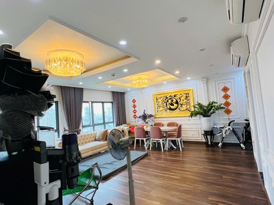 Chính chủ cần bán căn hộ cao cấp đẹp - giá tốt - vị trí đẹp tại toà e mullberry lane, mộ lao, hà 3