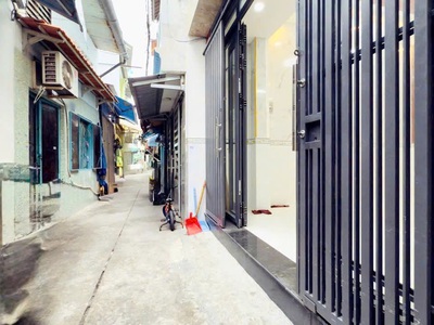 Nhà 3 lầu btct hẻm 184 âu dương lân p.chánh hưng p3q8 4